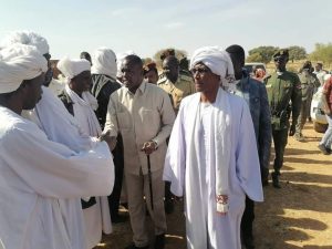 نمر يتفقد المواطنين بعدد من القرى التابعة لمحلية كبكابية